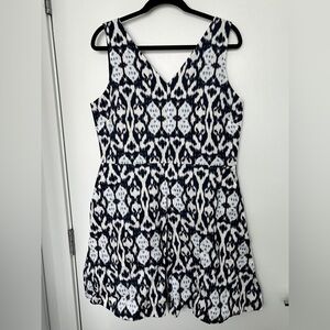 Sleeveless GAP Navy and White Patterned Dress
